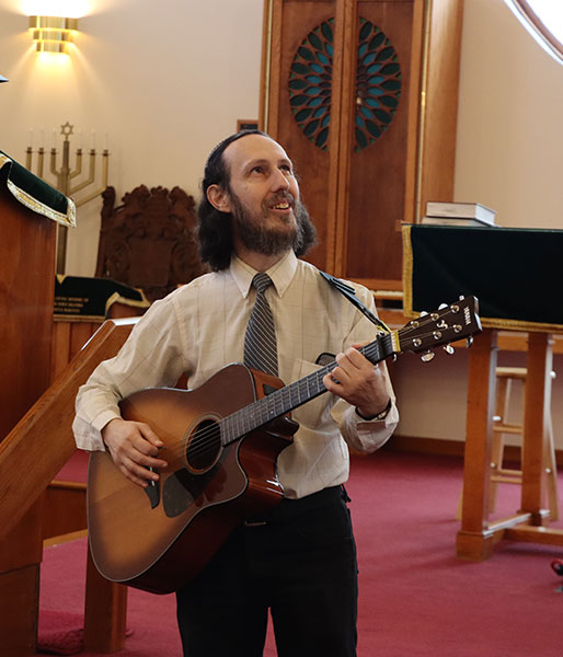 Rabbi Marmon Saratoga Congregation Shaara Tfille Playing Guitar