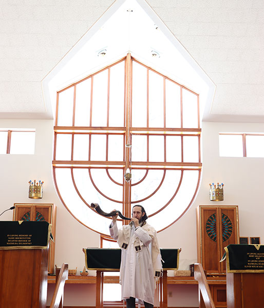 Sanctuary of Saratoga Jewish Congregation Shaara Tfille
